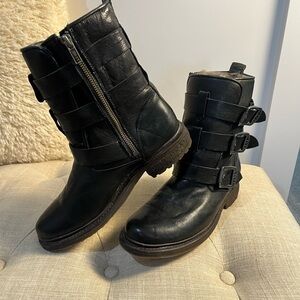 Frye Women’s Black Leather Valerie Shearling Strappy Buckle Boots